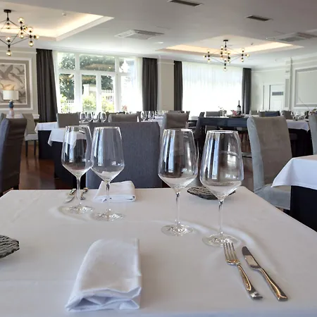 Silken Palacio Uribarren Szálloda 3*