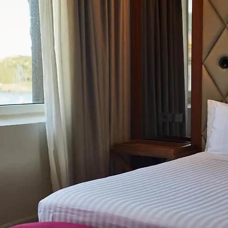 Hotel Silken Palacio Uribarren