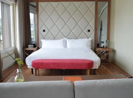 Silken Palacio Uribarren Hotel 3*