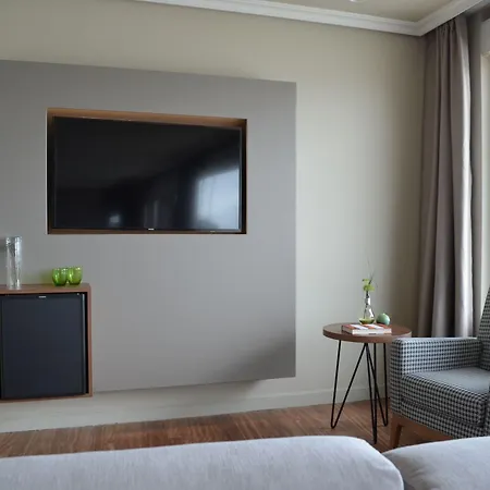 ホテル Silken Palacio Uribarren